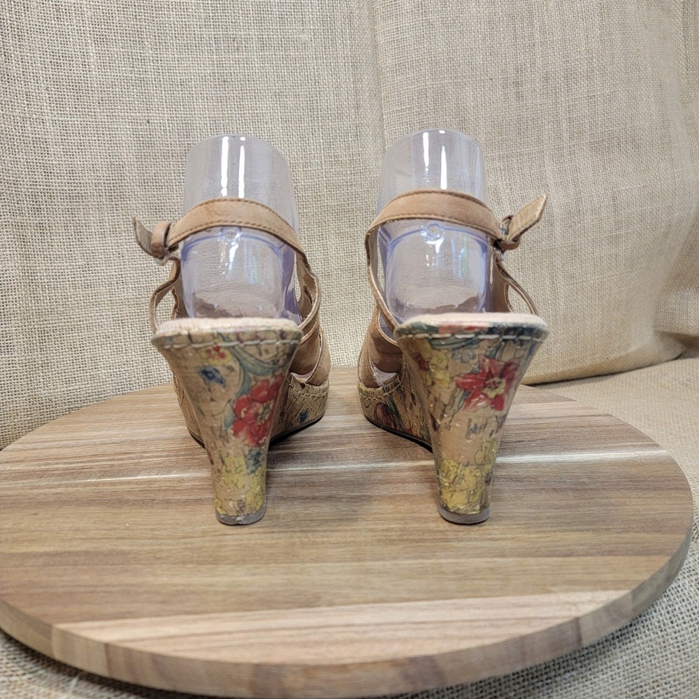 BOC Born Sandals Floral Wedge Heels Tan Leather Slingback Women's Size 10 Boho - Picture 5 of 11